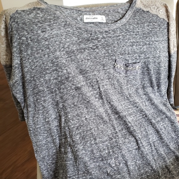 Girl's tshirt - Picture 1 of 1